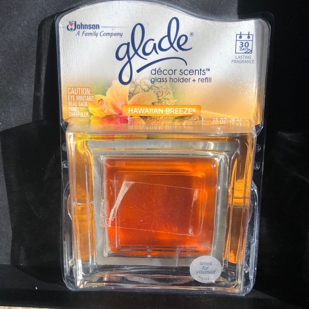 Glade Decor Scents
Glass Holder & Refill 
Hawaiian Breeze Scent
Very Rare